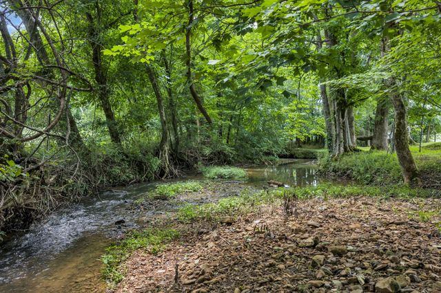 811 Hicks Rd, Dickson, TN 37055
