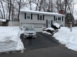 415 Pickering Street, Manchester, NH 03104