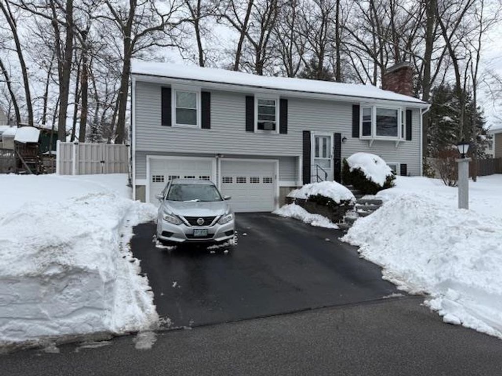 415 Pickering Street, Manchester, NH 03104