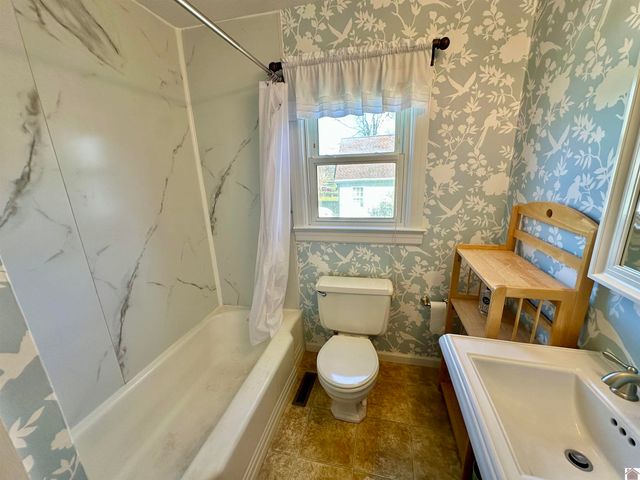 901 Pine Street, Benton, KY 42025