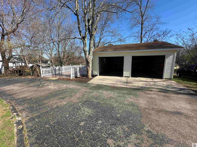 901 Pine Street, Benton, KY 42025