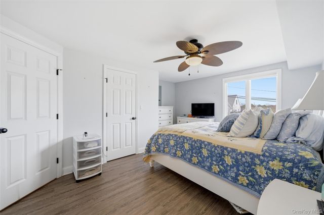 184 Inlet Drive, Lindenhurst, NY 11757