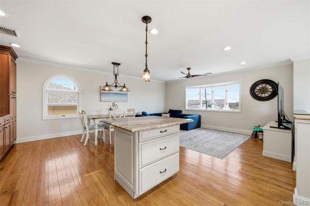 184 Inlet Drive, Lindenhurst, NY 11757