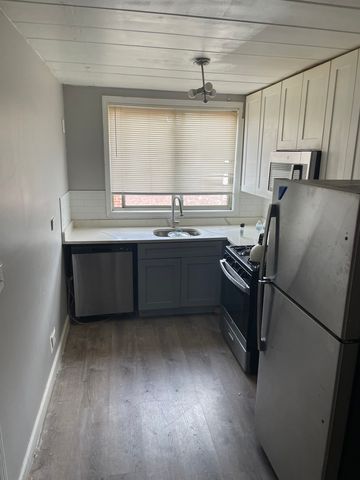 2245 W Farwell Avenue 3A, Chicago, IL 60645