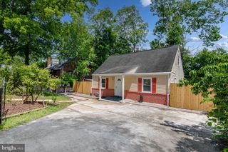 2322 FORT DR, Alexandria, VA 22303
