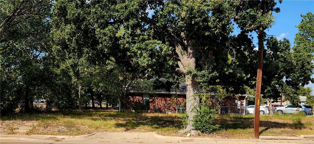 1106 West Martin Luther King Jr Street, Bryan, TX 77803 — exterior