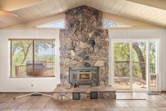 24769 Ridge Top Ct, Auburn, CA 95602