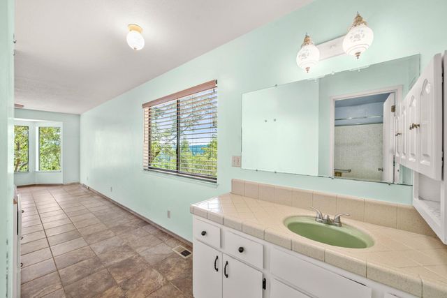 24769 Ridge Top Ct, Auburn, CA 95602