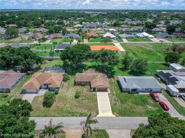 2227 Pinewood Boulevard, Sebring, FL 33870