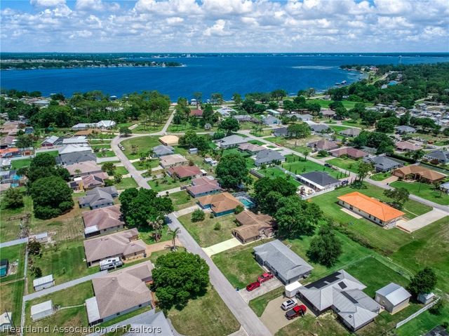 2227 Pinewood Boulevard, Sebring, FL 33870