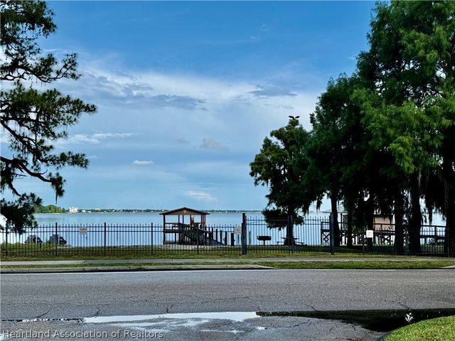 2227 Pinewood Boulevard, Sebring, FL 33870