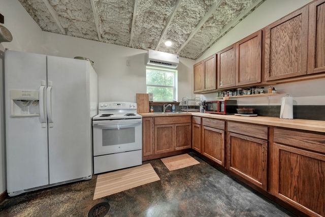 6899 N STATE HIGHWAY 19, Palestine, TX 75803
