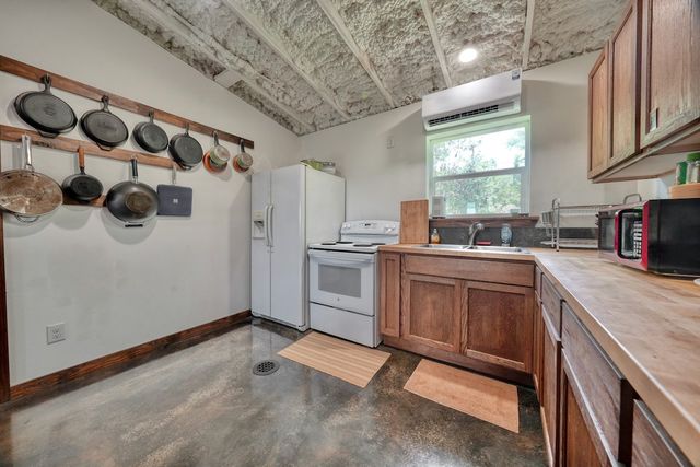6899 N STATE HIGHWAY 19, Palestine, TX 75803