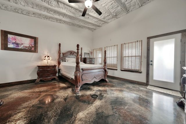 6899 N STATE HIGHWAY 19, Palestine, TX 75803