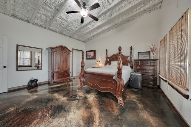 6899 N STATE HIGHWAY 19, Palestine, TX 75803