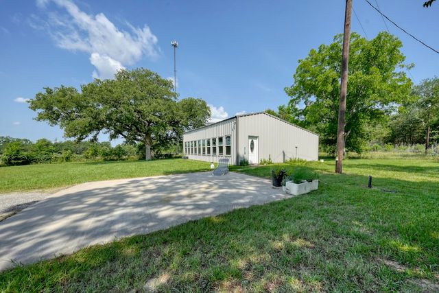 6899 N STATE HIGHWAY 19, Palestine, TX 75803