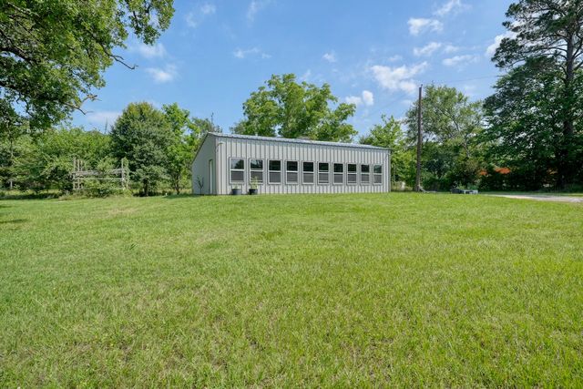 6899 N STATE HIGHWAY 19, Palestine, TX 75803
