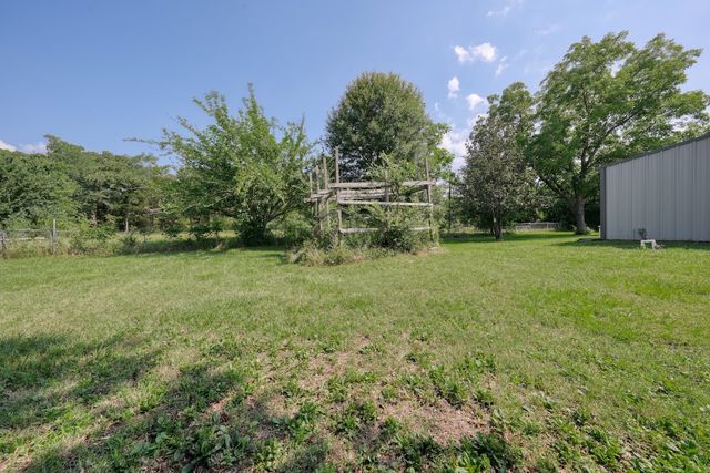 6899 N STATE HIGHWAY 19, Palestine, TX 75803