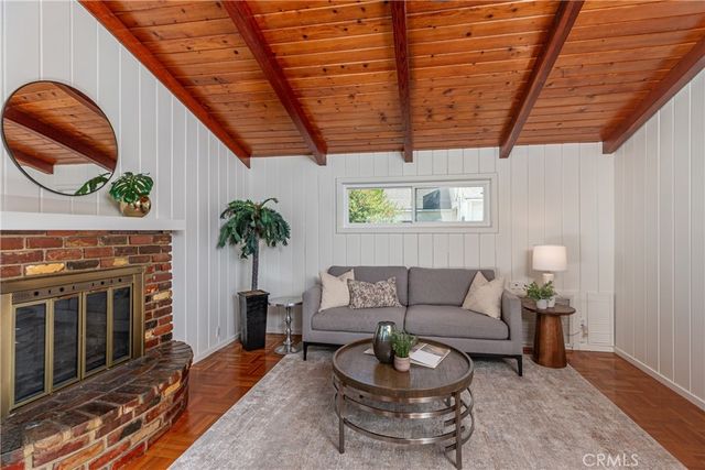 432 N Beachwood Drive, Burbank, CA 91506