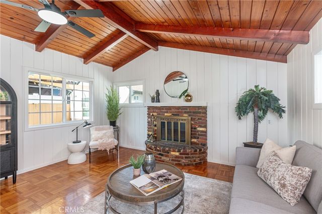 432 N Beachwood Drive, Burbank, CA 91506