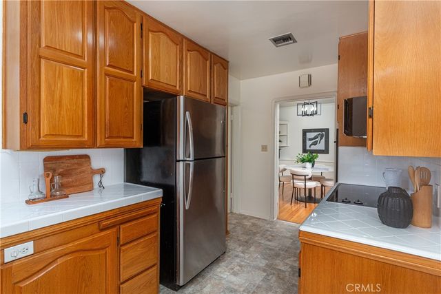 432 N Beachwood Drive, Burbank, CA 91506