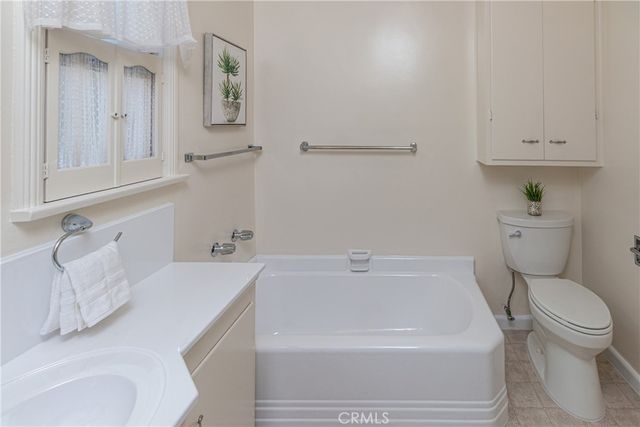 432 N Beachwood Drive, Burbank, CA 91506