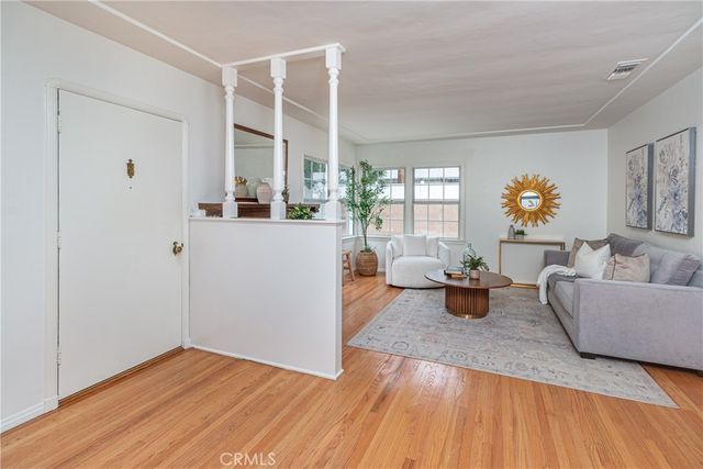 432 N Beachwood Drive, Burbank, CA 91506