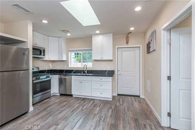 432 N Beachwood Drive, Burbank, CA 91506
