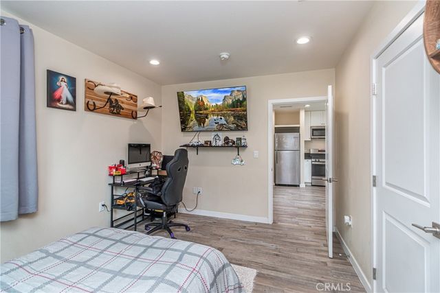 432 N Beachwood Drive, Burbank, CA 91506