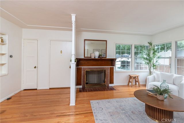 432 N Beachwood Drive, Burbank, CA 91506