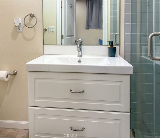 432 N Beachwood Drive, Burbank, CA 91506
