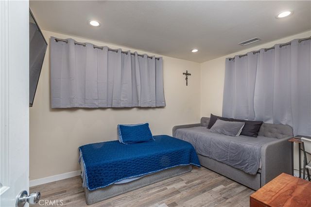 432 N Beachwood Drive, Burbank, CA 91506