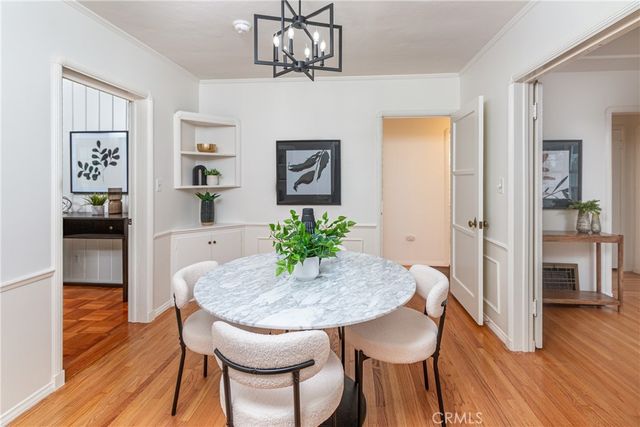432 N Beachwood Drive, Burbank, CA 91506