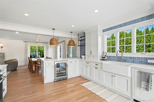 4 Carriage Lane, Southampton, NY 11968