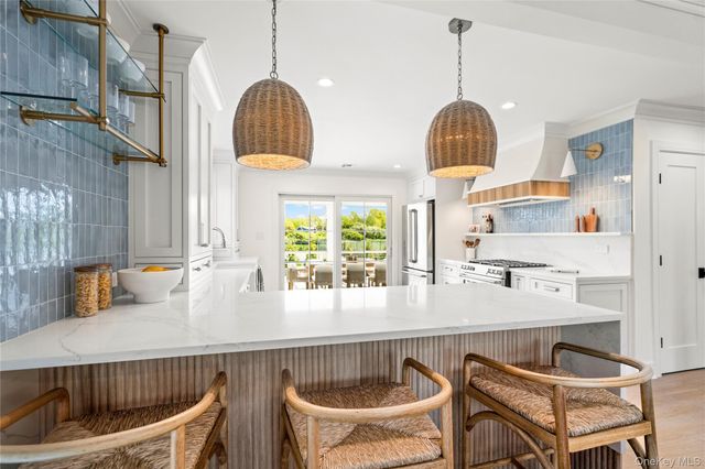 4 Carriage Lane, Southampton, NY 11968