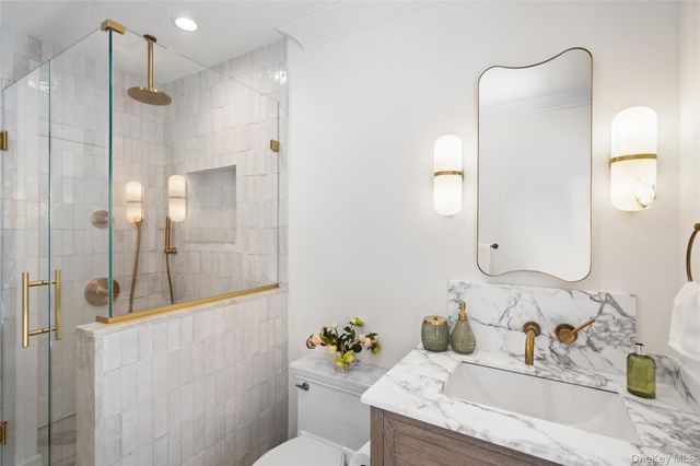 4 Carriage Lane, Southampton, NY 11968