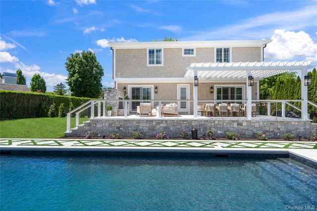 4 Carriage Lane, Southampton, NY 11968