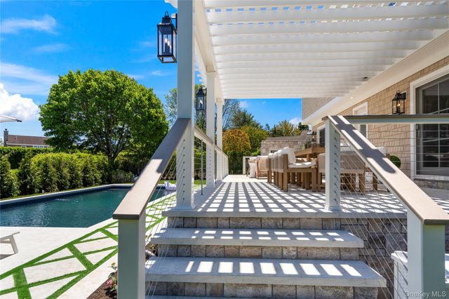 4 Carriage Lane, Southampton, NY 11968