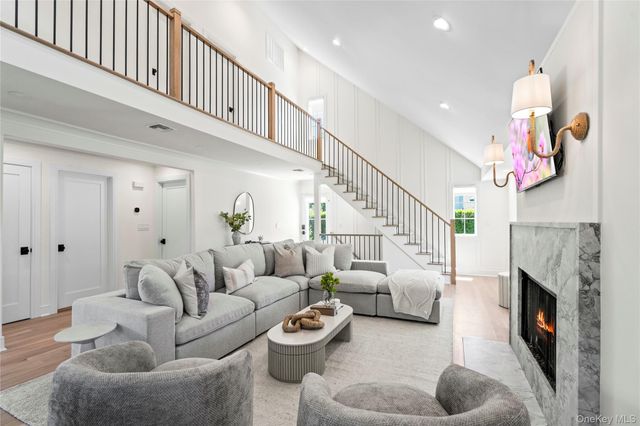 4 Carriage Lane, Southampton, NY 11968