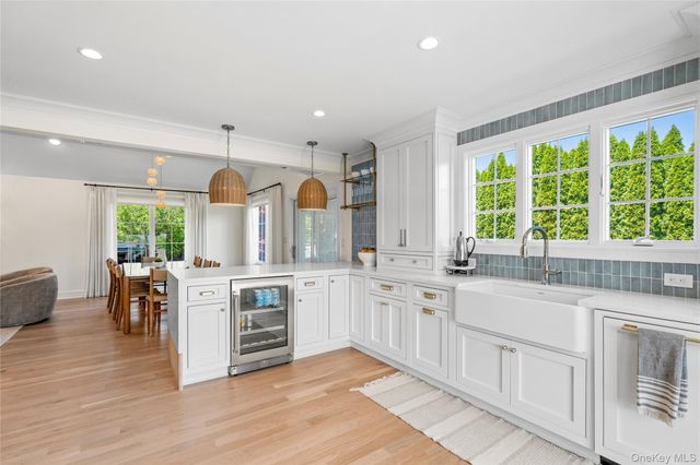 4 Carriage Lane, Southampton, NY 11968