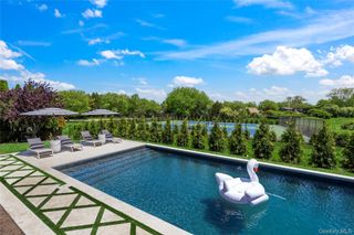 4 Carriage Lane, Southampton, NY 11968