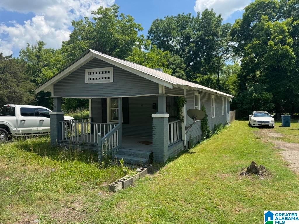 621 PINE HILL ROAD, Tarrant, AL 35217
