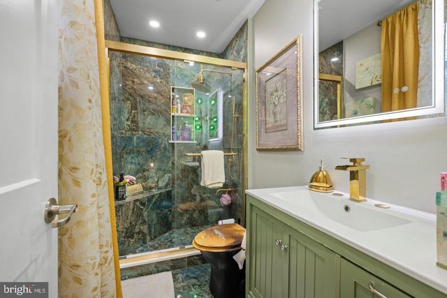 121 CLEVELAND AVE, Riverside, NJ 08075