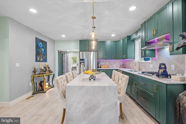 121 CLEVELAND AVE, Riverside, NJ 08075