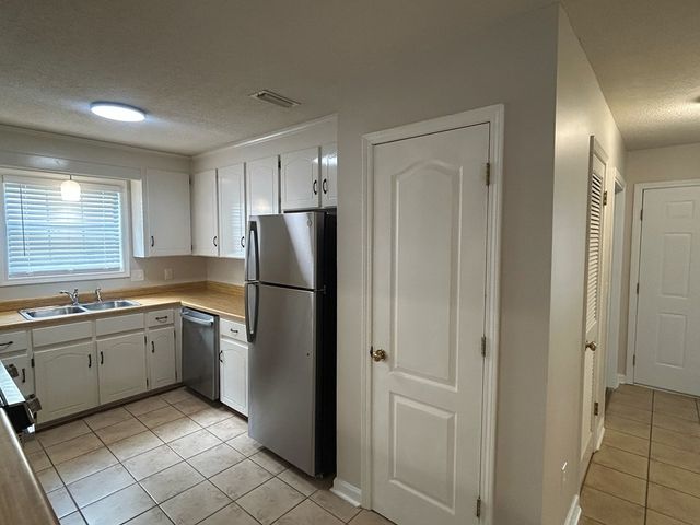 120 Radford Circle, Dothan, AL 36301