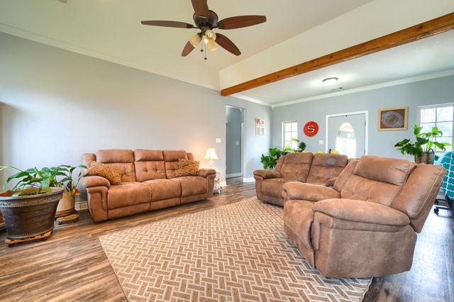 100 County Road 4719, Cumby, TX 75433