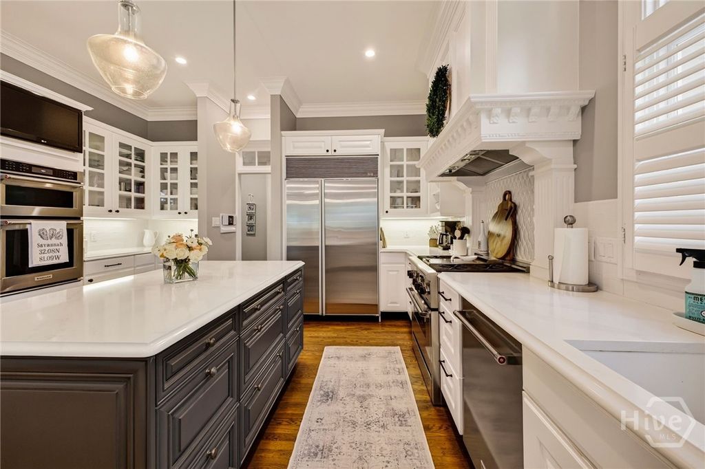 Image 13 of property listing at 23 Little Comfort Road, Savannah, GA 31411