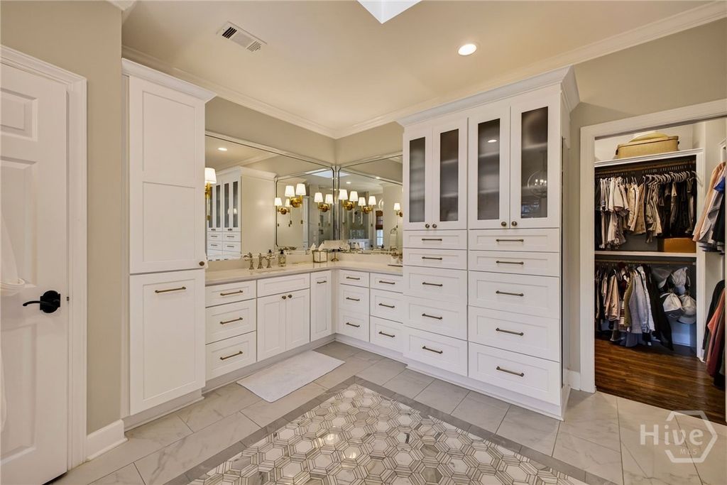 Image 31 of property listing at 23 Little Comfort Road, Savannah, GA 31411