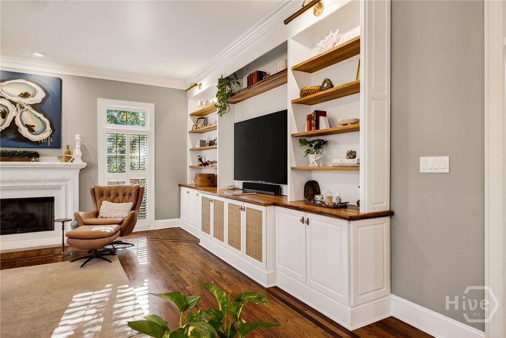 Image 6 of property listing at 23 Little Comfort Road, Savannah, GA 31411