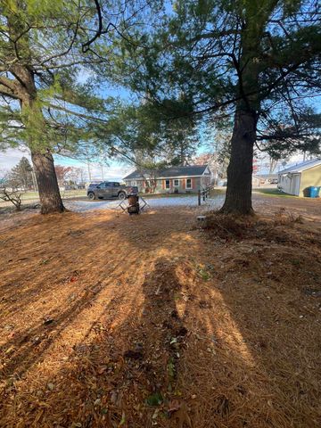 5453 W Houghton Lake Drive, Houghton Lake, MI 48629